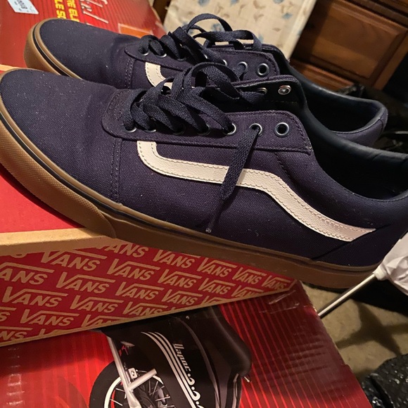 Vans (canvas) - Picture 3 of 4